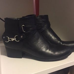 Unisa black booties